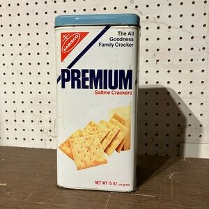 NABISCO vintage 1978 premium saltine cracker tin